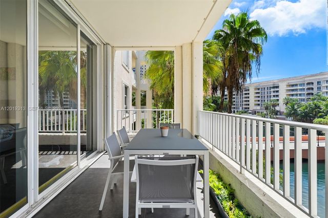 713 Crandon Blvd 404, Key Biscayne, FL 33149