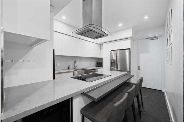 713 Crandon Blvd 404, Key Biscayne, FL 33149