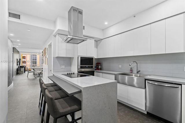 713 Crandon Blvd 404, Key Biscayne, FL 33149