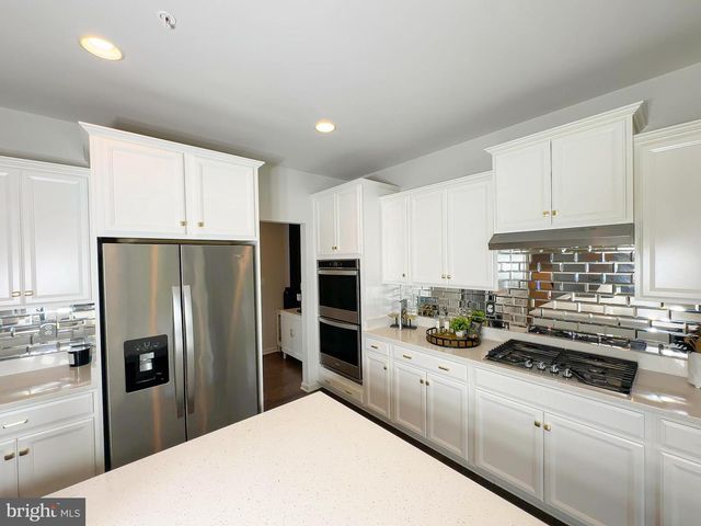 5904 SAINT PAULS BLF, Brandywine, MD 20613