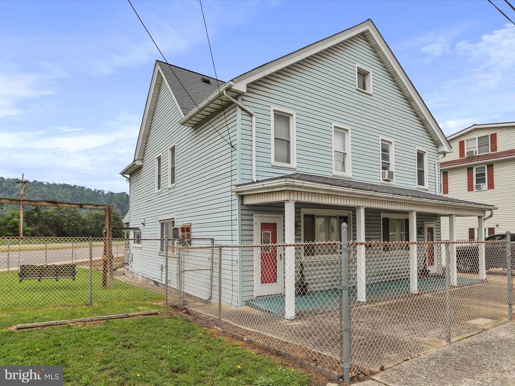 411-413 S CEDAR ST, Cumberland, MD 21502