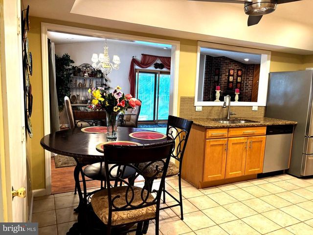 45 EASTMONT LN, Sicklerville, NJ 08081