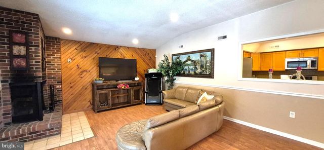 45 EASTMONT LN, Sicklerville, NJ 08081