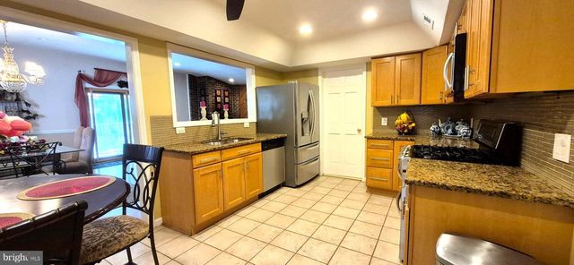 45 EASTMONT LN, Sicklerville, NJ 08081