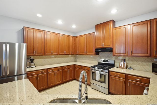 21211 Leslie Carson, San Antonio, TX 78258