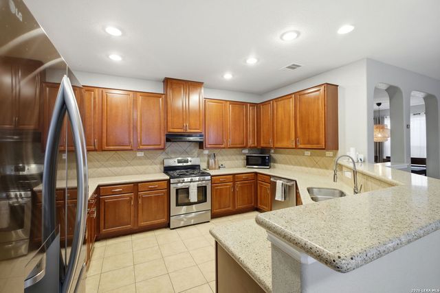 21211 Leslie Carson, San Antonio, TX 78258