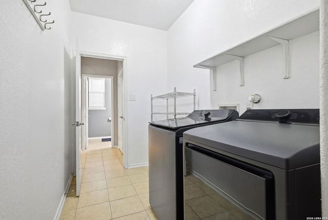 21211 Leslie Carson, San Antonio, TX 78258