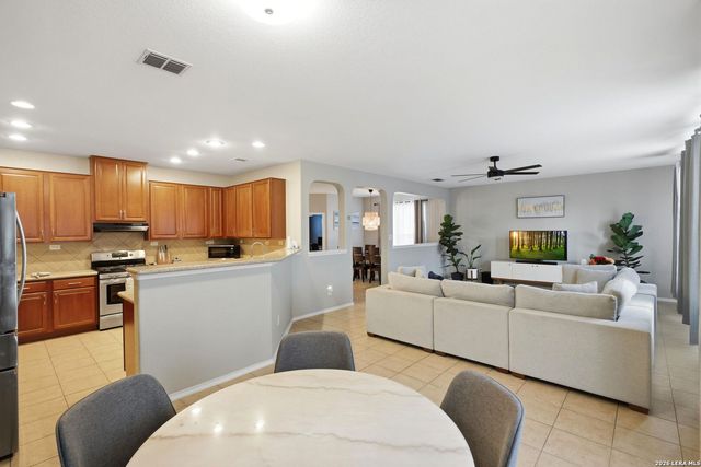 21211 Leslie Carson, San Antonio, TX 78258