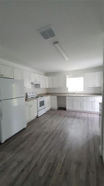 Image 3 of property listing at 1723 TALLAHASSEE DRIVE, Daytona Beach, FL 32117