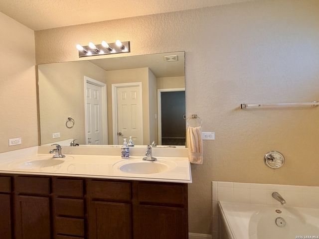 11727 Autumndale, San Antonio, TX 78254