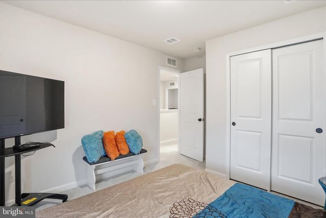 76 DIVING SCAUP RD, Hedgesville, WV 25427