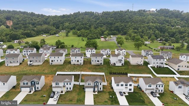 76 DIVING SCAUP RD, Hedgesville, WV 25427