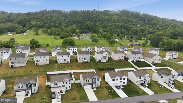 76 DIVING SCAUP RD, Hedgesville, WV 25427