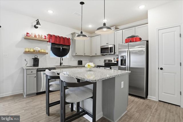 76 DIVING SCAUP RD, Hedgesville, WV 25427