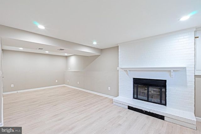 9705 LOCUST HILL DR, Great Falls, VA 22066