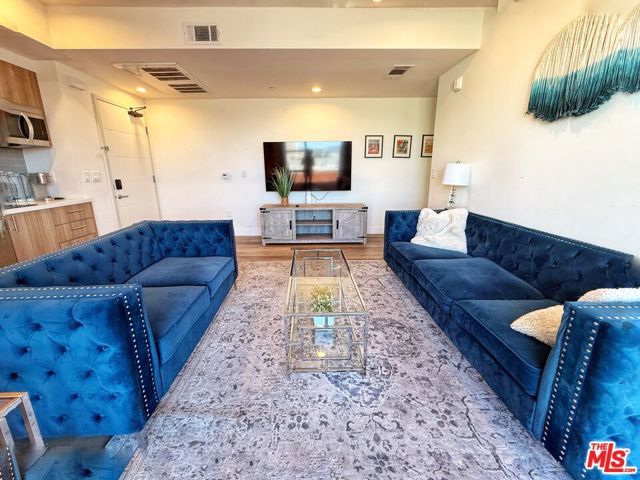 723 S St Andrews Place 508, Los Angeles, CA 90005