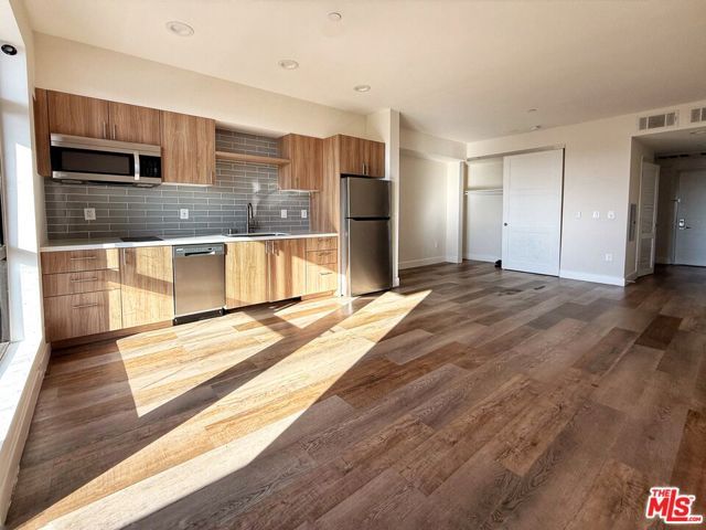 723 S St Andrews Place 508, Los Angeles, CA 90005