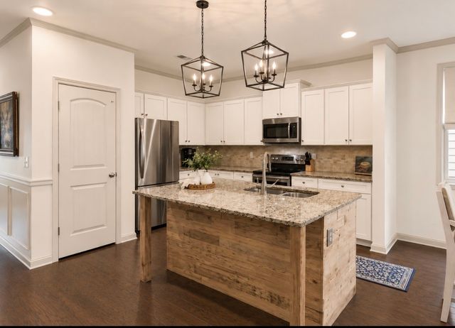 6013 Lori Anne Dr, Spring Hill, TN 37174