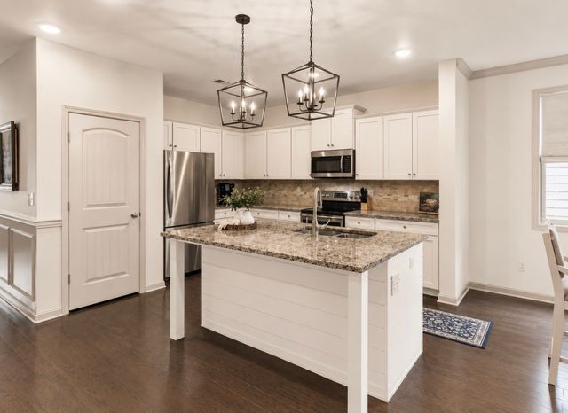 6013 Lori Anne Dr, Spring Hill, TN 37174
