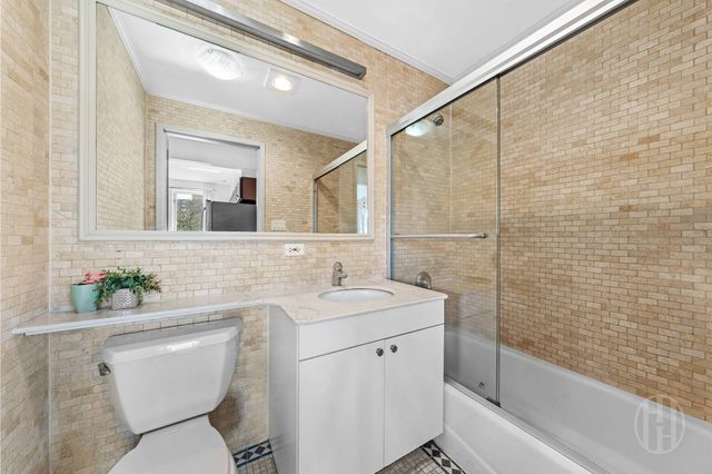 1635 Lexington Ave Apt 5B, New York City, NY 10029