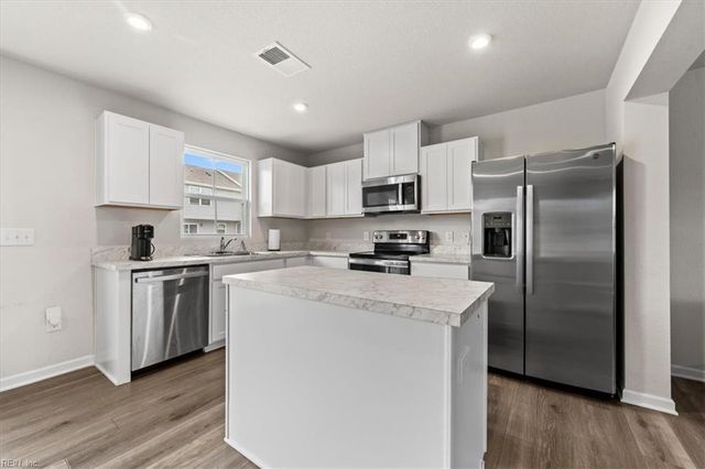 15 Clara CT, Suffolk, VA 23432