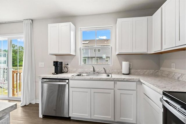 15 Clara CT, Suffolk, VA 23432