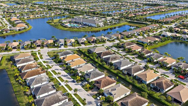 11392 SW Carlisle Crossing Avenue, Port St Lucie, FL 34987