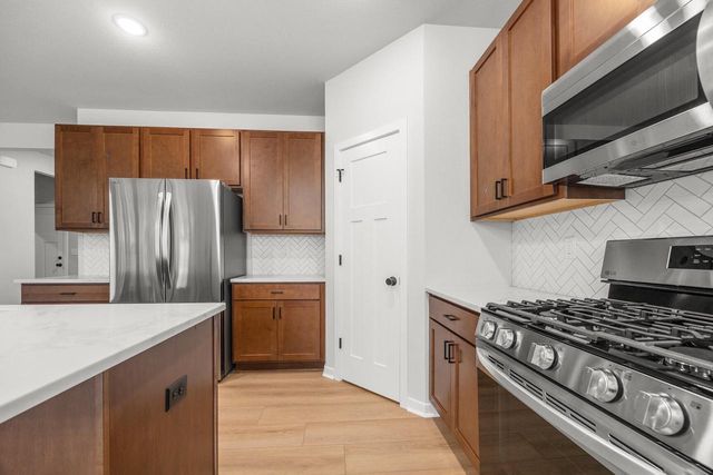 1141 Mount Vernon DRIVE, Hartford, WI 53027
