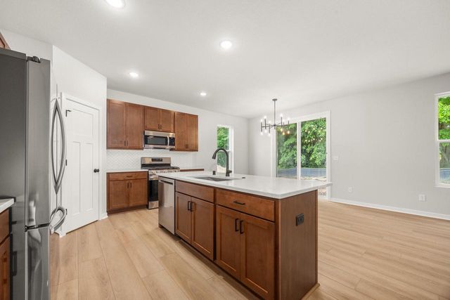 1141 Mount Vernon DRIVE, Hartford, WI 53027
