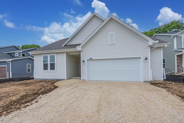 1141 Mount Vernon DRIVE, Hartford, WI 53027