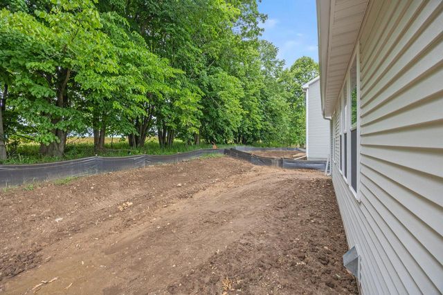 1141 Mount Vernon DRIVE, Hartford, WI 53027