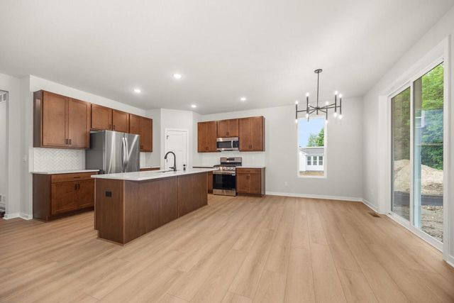 1141 Mount Vernon DRIVE, Hartford, WI 53027