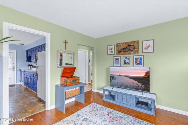 2507 Clearbrook Dr, Louisville, KY 40220