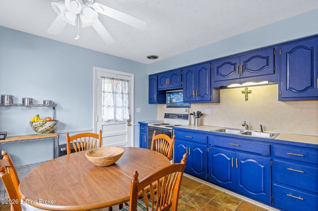 2507 Clearbrook Dr, Louisville, KY 40220