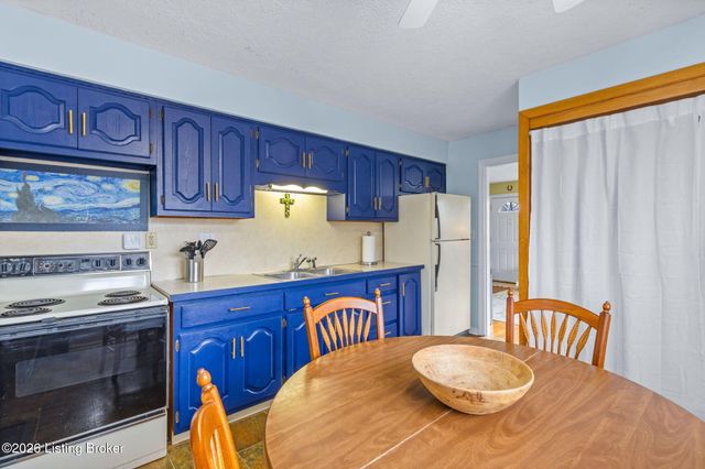 2507 Clearbrook Dr, Louisville, KY 40220