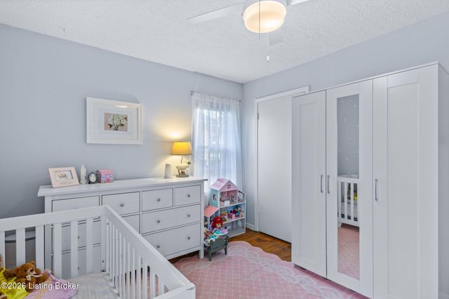 2507 Clearbrook Dr, Louisville, KY 40220