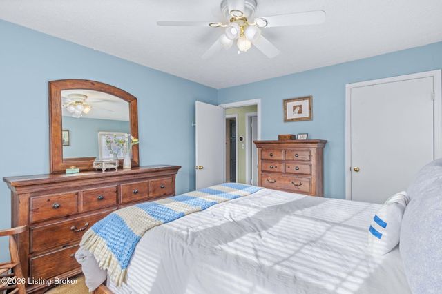 2507 Clearbrook Dr, Louisville, KY 40220