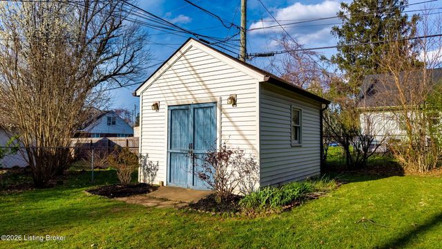 2507 Clearbrook Dr, Louisville, KY 40220