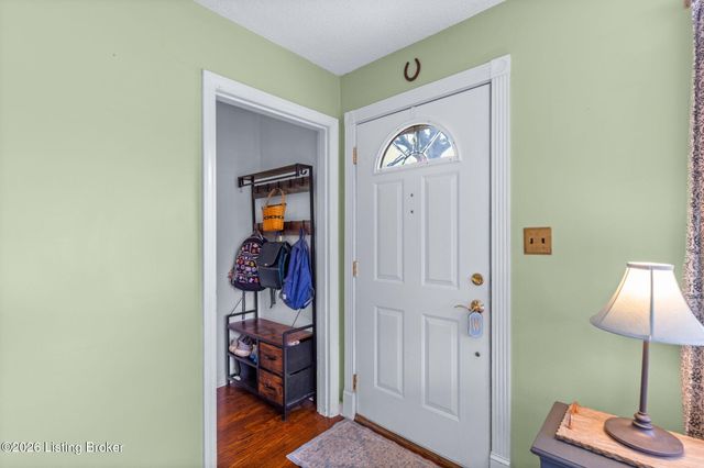 2507 Clearbrook Dr, Louisville, KY 40220