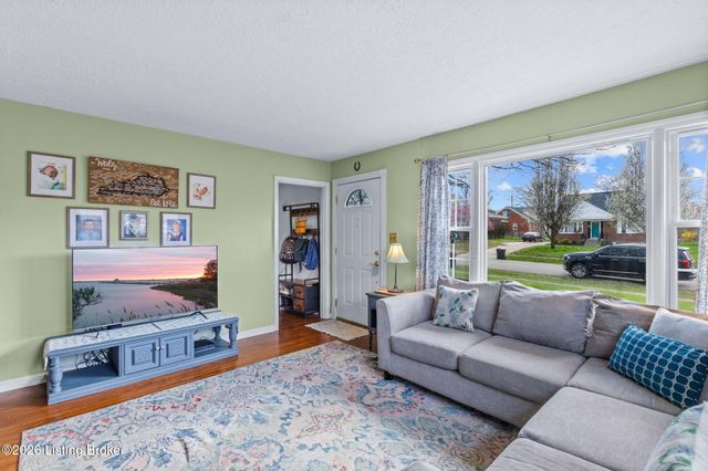 2507 Clearbrook Dr, Louisville, KY 40220