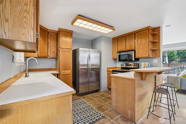 10219 15th Avenue NE, Seattle, WA 98125