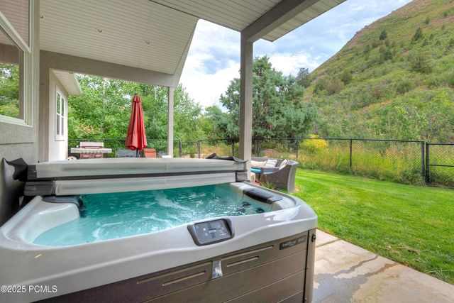 870 E 350 South, Kamas, UT 84036