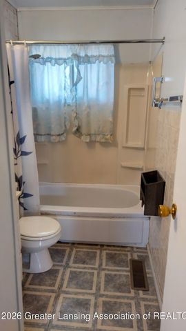 2021 Adelpha Avenue, Holt, MI 48842