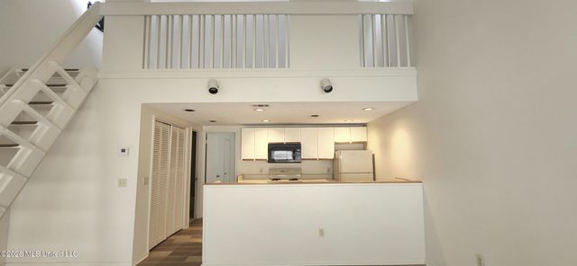 828 Oakleigh Avenue, 16, Gulfport, MS 39507