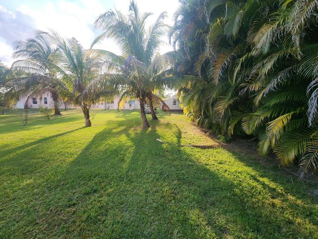 16975 83RD Place N, The Acreage, FL 33470