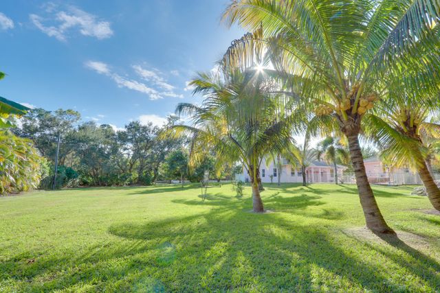 16975 83RD Place N, The Acreage, FL 33470