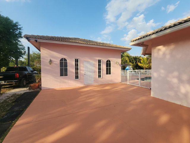 16975 83RD Place N, The Acreage, FL 33470