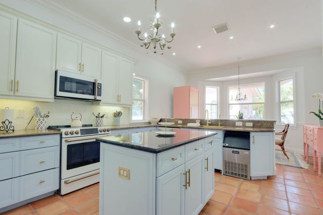 16975 83RD Place N, The Acreage, FL 33470