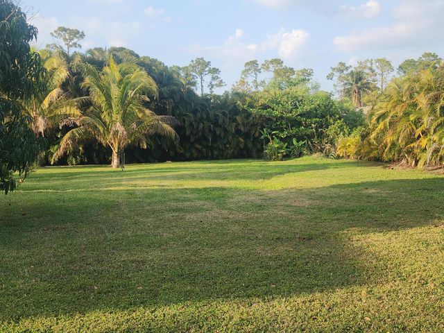 16975 83RD Place N, The Acreage, FL 33470