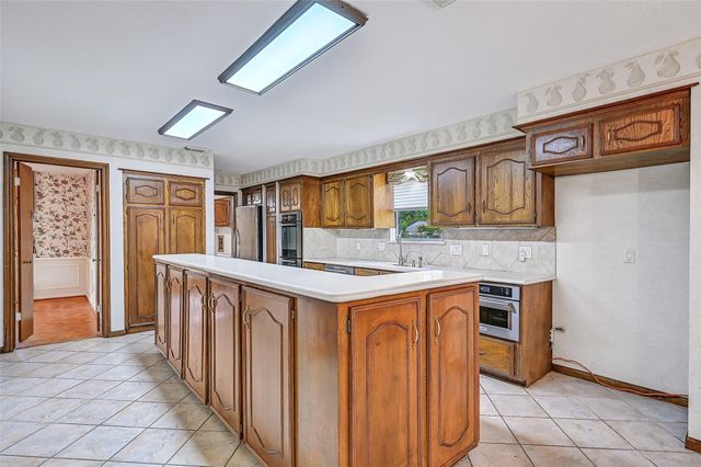 16503 Craighurst Drive, Houston, TX 77059